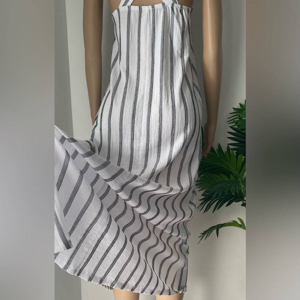 Sleeveless Striped Halter Maxi Dress in White and Black - Picture 9 of 9